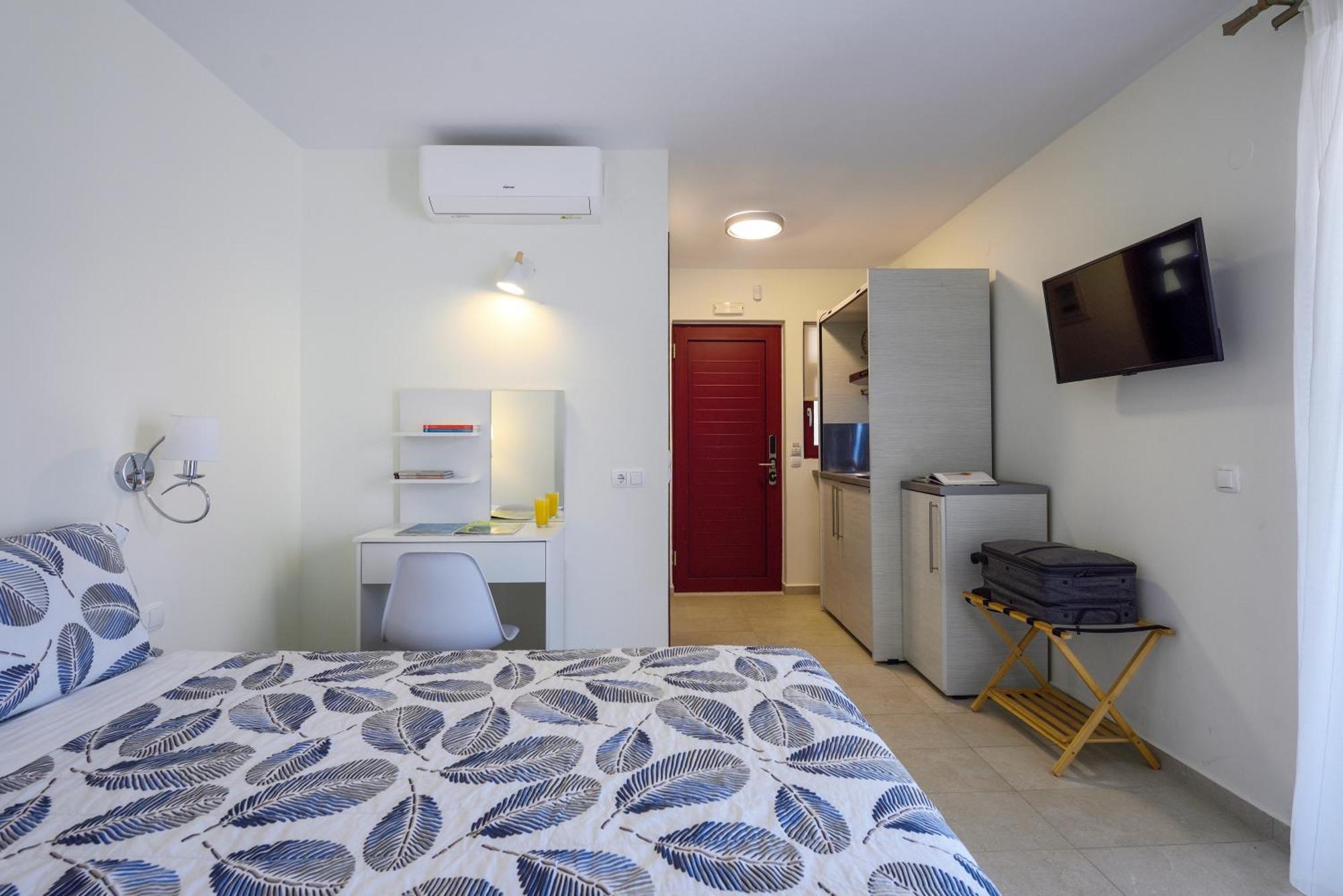 Elpiniki Luxury Rooms ネア・ポティダイア エクステリア 写真
